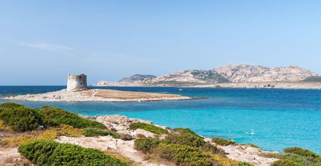 La Pelosa, un paradiso da preservare tra alta domanda e gestione sostenibile